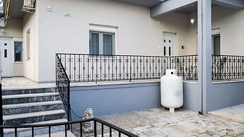 Andromachis Moneto Under Meteora