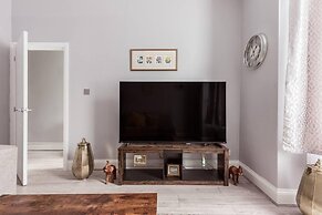 North Central London House/ Sleeps8/garden/wifi