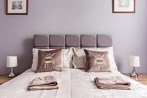 North Central London House/ Sleeps8/garden/wifi