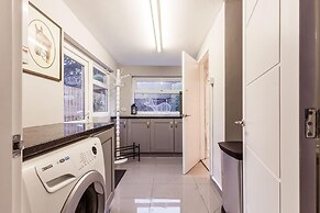 North Central London House/ Sleeps8/garden/wifi