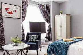 North Central London House/ Sleeps8/garden/wifi