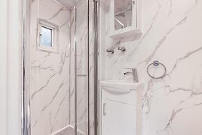 North Central London House/ Sleeps8/garden/wifi