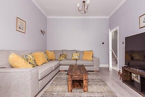 North Central London House/ Sleeps8/garden/wifi