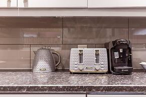 North Central London House/ Sleeps8/garden/wifi