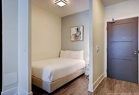 Skyline Suites - Next to MTCC, ACC & CN Tower