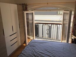 Charming 1-bed Apartment in Larnaca