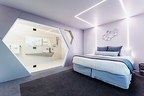 Quarters A1- Luxurious & Spacious