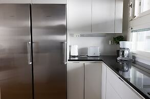 2ndhomes Gorgeous 2-story Home w Sauna