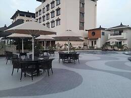 Shyama Sarovar Portico