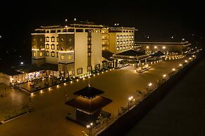 Shyama Sarovar Portico