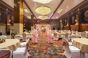 Shyama Sarovar Portico