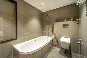 Shyama Sarovar Portico