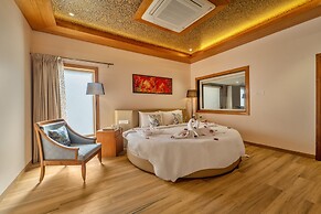 Shyama Sarovar Portico