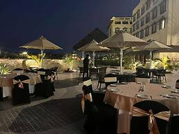 Shyama Sarovar Portico