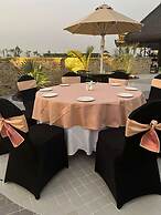 Shyama Sarovar Portico