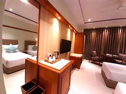 Shyama Sarovar Portico