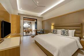Shyama Sarovar Portico