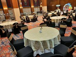 Shyama Sarovar Portico