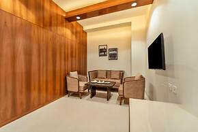 Shyama Sarovar Portico