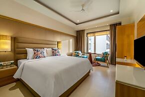 Shyama Sarovar Portico