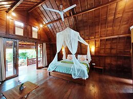 Shivananda Antique Villas by EPS