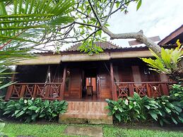 Shivananda Antique Villas by EPS