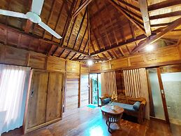 Shivananda Antique Villas by EPS