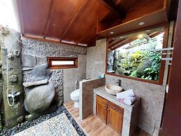 Shivananda Antique Villas by EPS