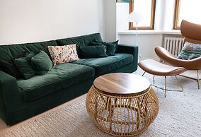 2ndhomes 144 m2 Stylish 3BR Center Home