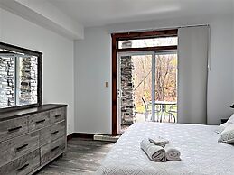 Les Eaux 227-1 by Escapades Tremblant