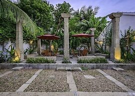 Neemrana's Coconut Alley