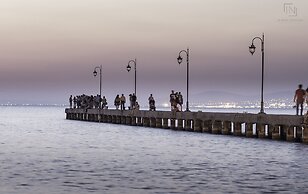 Eantos Studios and Suites