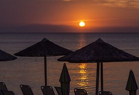 Eantos Studios and Suites