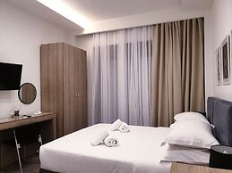 Eantos Studios and Suites