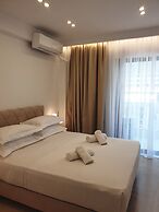 Eantos Studios and Suites