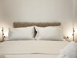 Eantos Studios and Suites