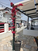 Eantos Studios and Suites