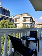 Eantos Studios and Suites