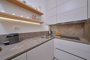 Salve Luxury Apartment by Litto