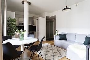 2ndhomes Deluxe Apt w Sauna & Balcony