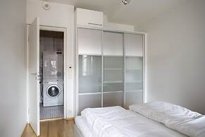 2ndhomes Deluxe Apt w Sauna & Balcony