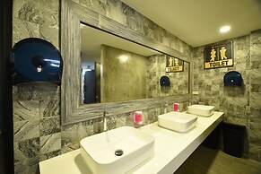 KOKO Hostel- Adults Only