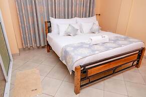 TRIPLINQ HOTEL & RESORT