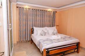 TRIPLINQ HOTEL & RESORT