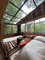 Poas Volcano Observatory Lodge & Glamping