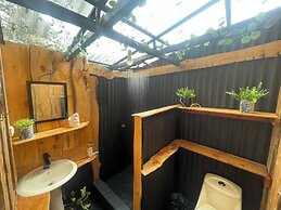 Poas Volcano Observatory Lodge & Glamping