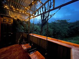Poas Volcano Observatory Lodge & Glamping