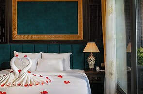 Nostalgia Halong Cruise