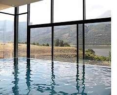 Lakeside Hotel