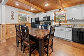 Sugar Bear Mountain Hideaway